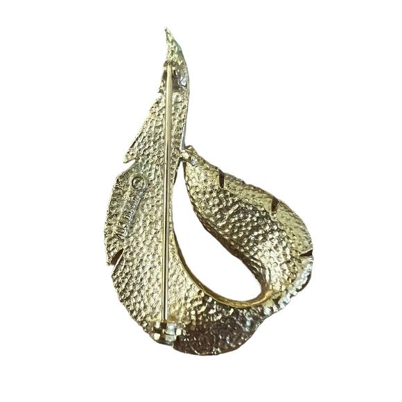 Vintage Goldtone Swooping Feather Brooch/Pin - Picture 2 of 3